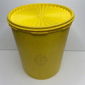 Vintage Tupperware Yellow 9" Servalier Lid